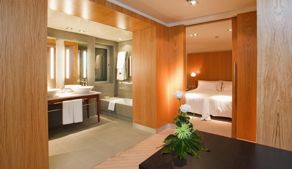 Suite - Photo 4