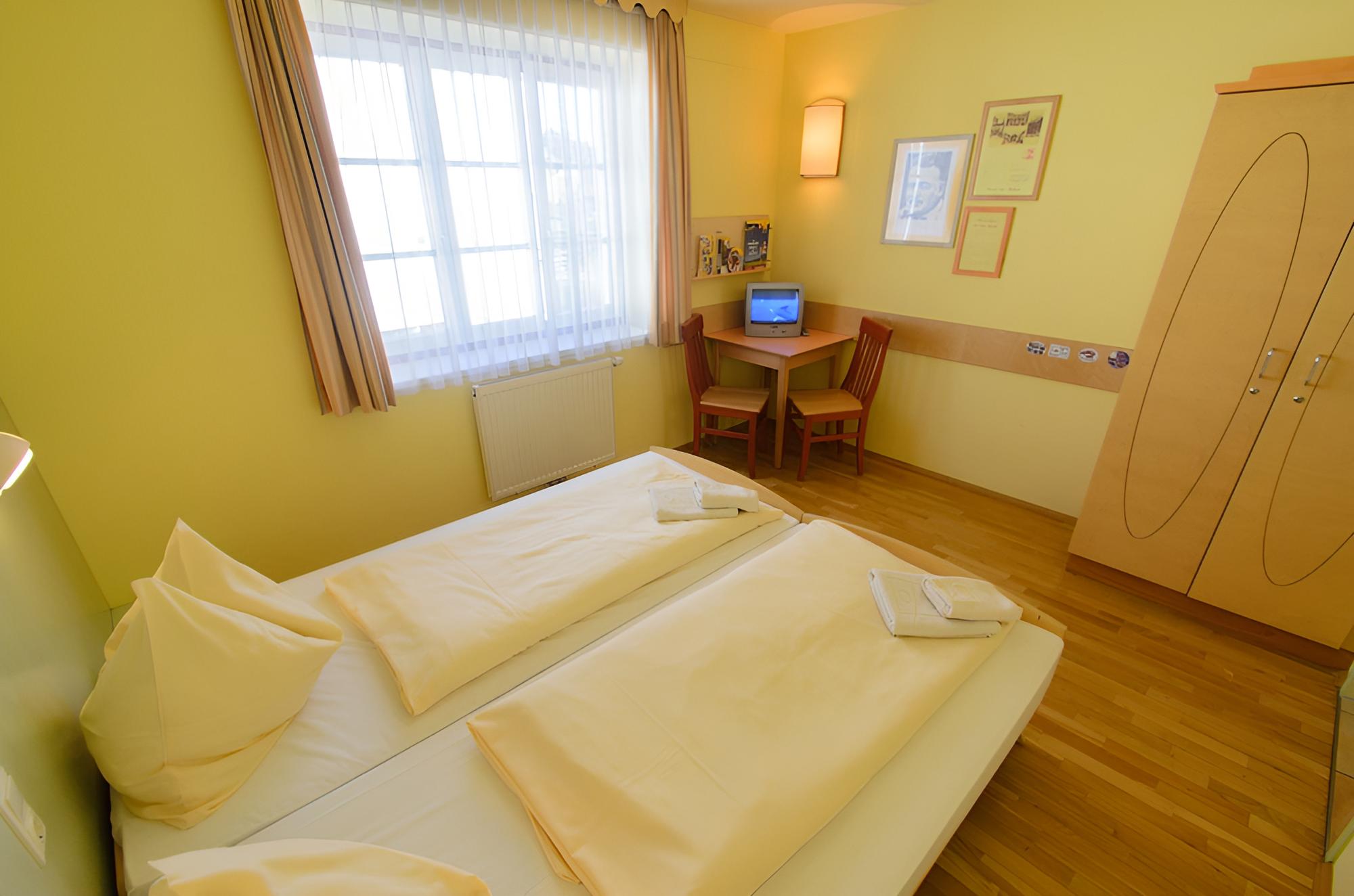Single Room photo 3