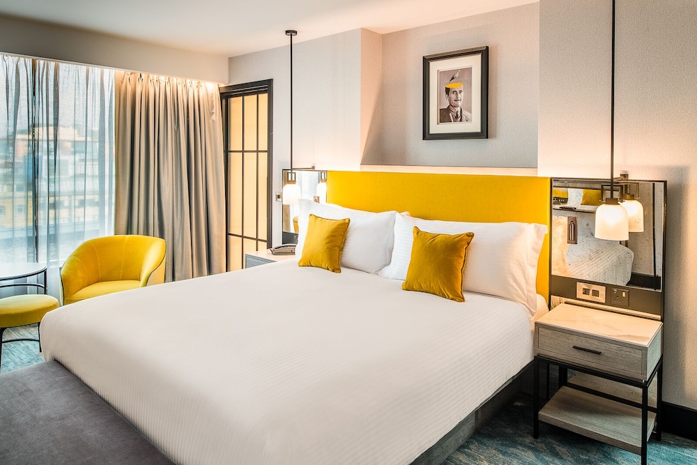 Executive Room, 1 King Bed photo 3