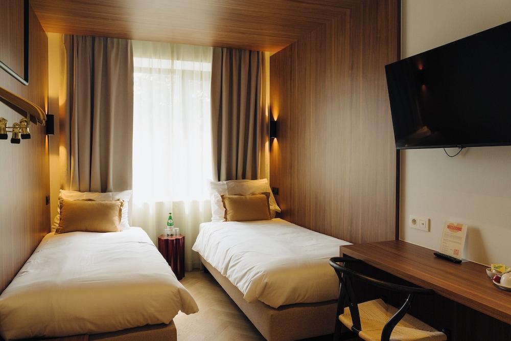 Standard Twin Room, Courtyard View