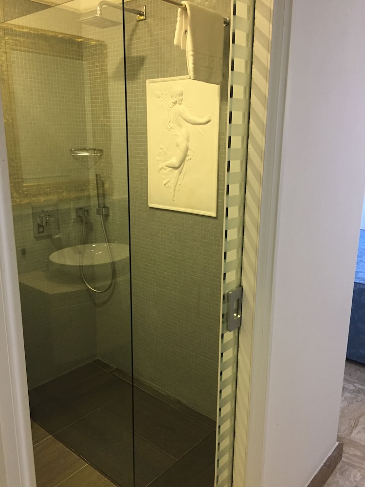 Deluxe Studio Suite, 1 Bedroom, Private Pool - Photo 9