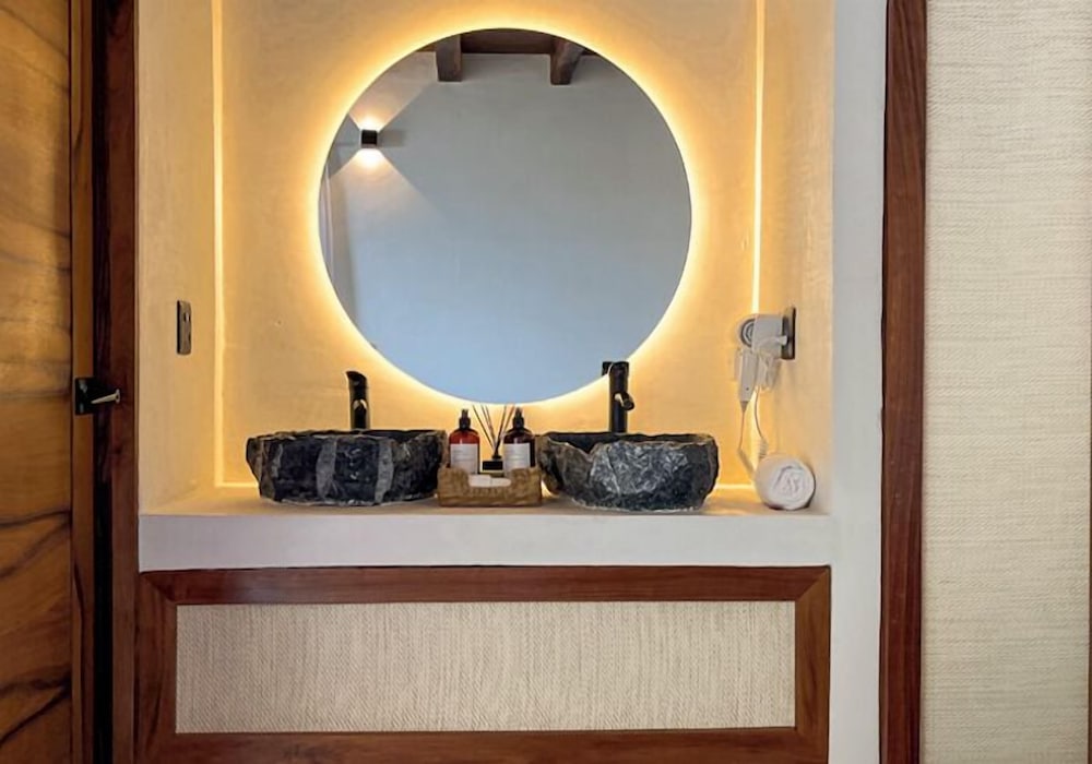 Premium Room, Private Pool, Partial Lake View