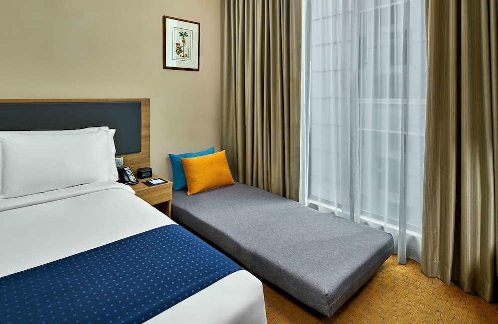 Standard Room, Multiple Beds (Free Breakfast)