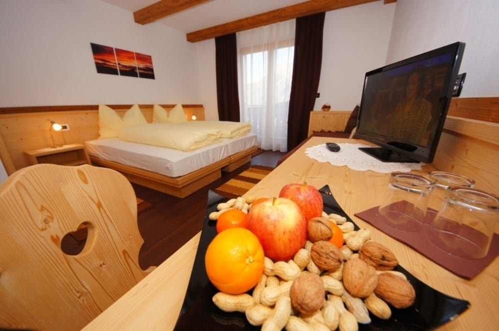 Double or Twin Room photo 2