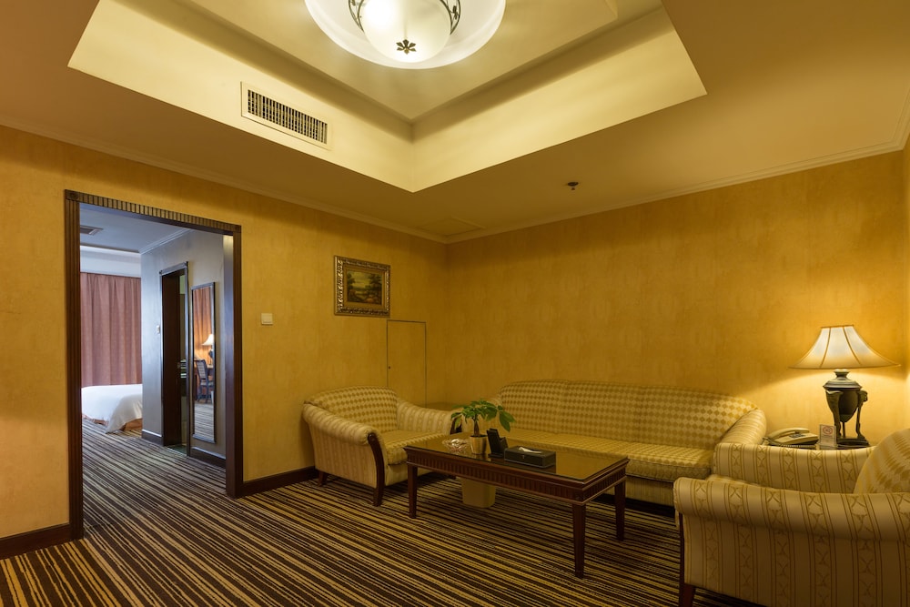 Business Suite - Photo 2