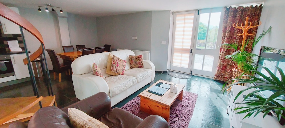Cottage, Ensuite, Mountain View (Two Bedroom) photo 3
