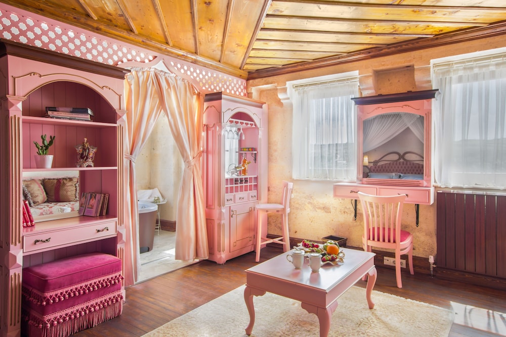 King Stone or Cave Suite photo 3