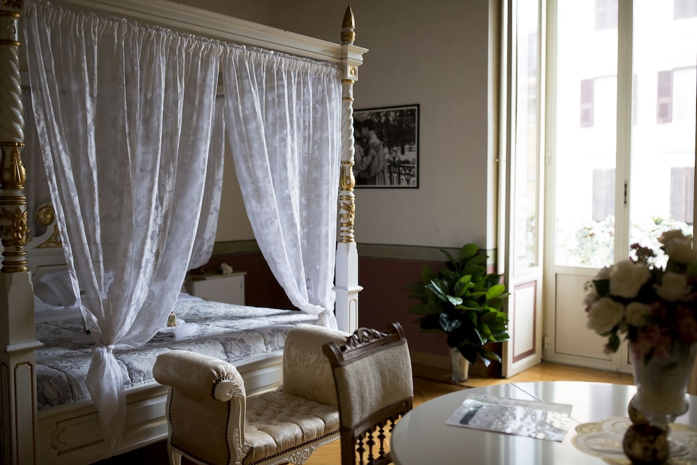 Deluxe Suite, City View photo 2