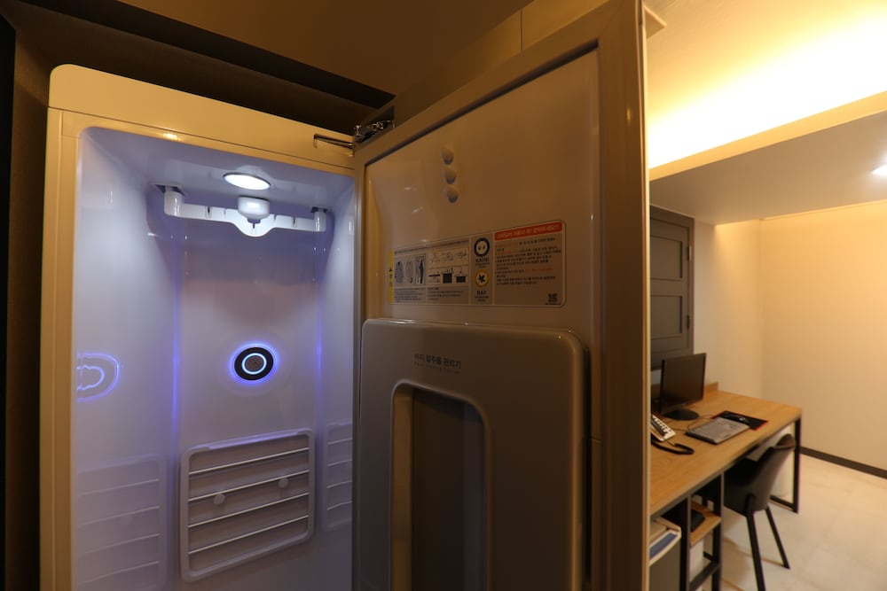 Suite (Styler Steam Clothing Care System) - Photo 5