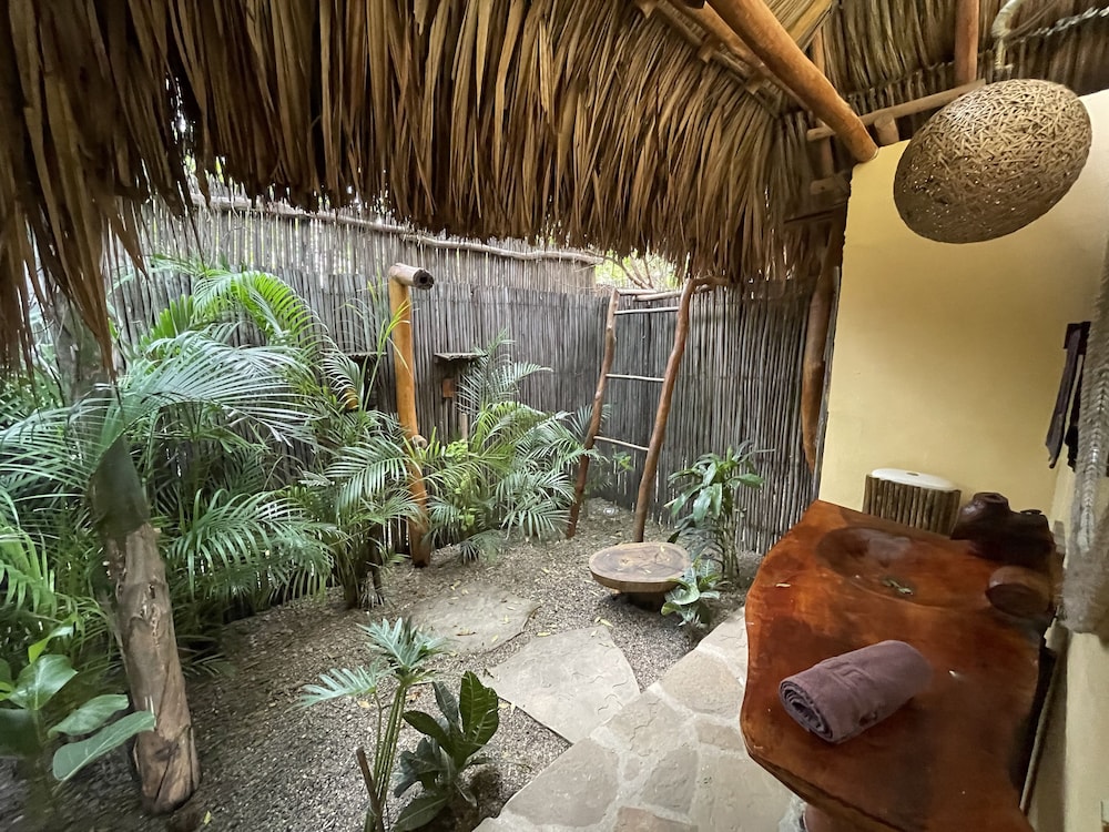 Premium Double Room - Photo 8