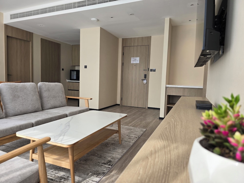 Two Bedroom Suite - Photo 7