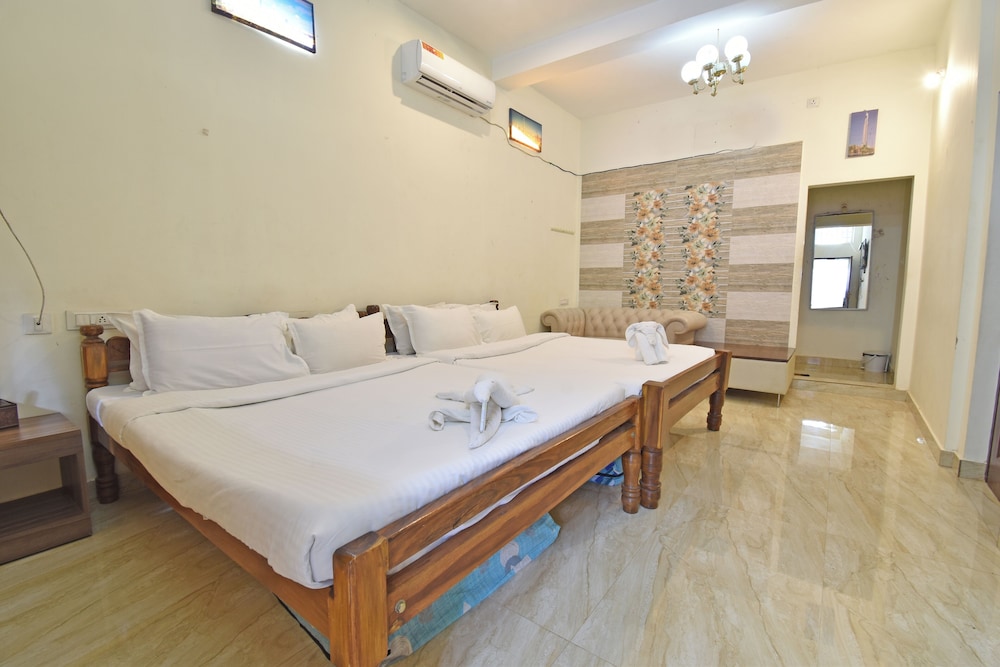 Grand Villa, 2 Bedrooms, Private Bathroom, Garden Area