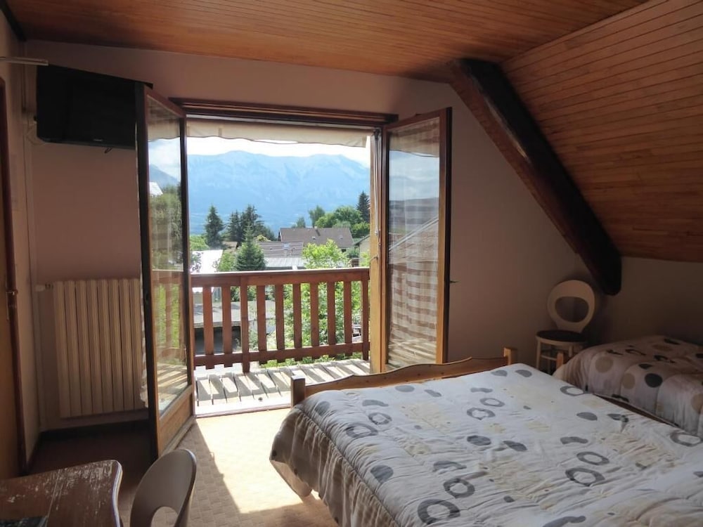 Standard Triple Room photo 2