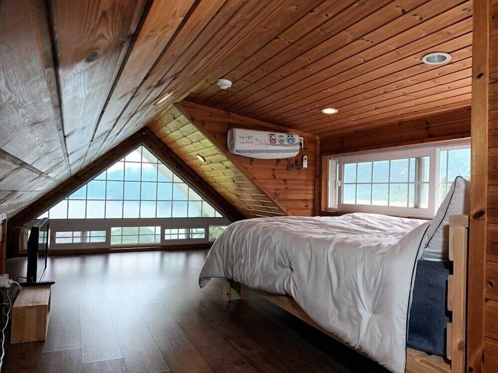 Room (Bellflower) - Photo 6