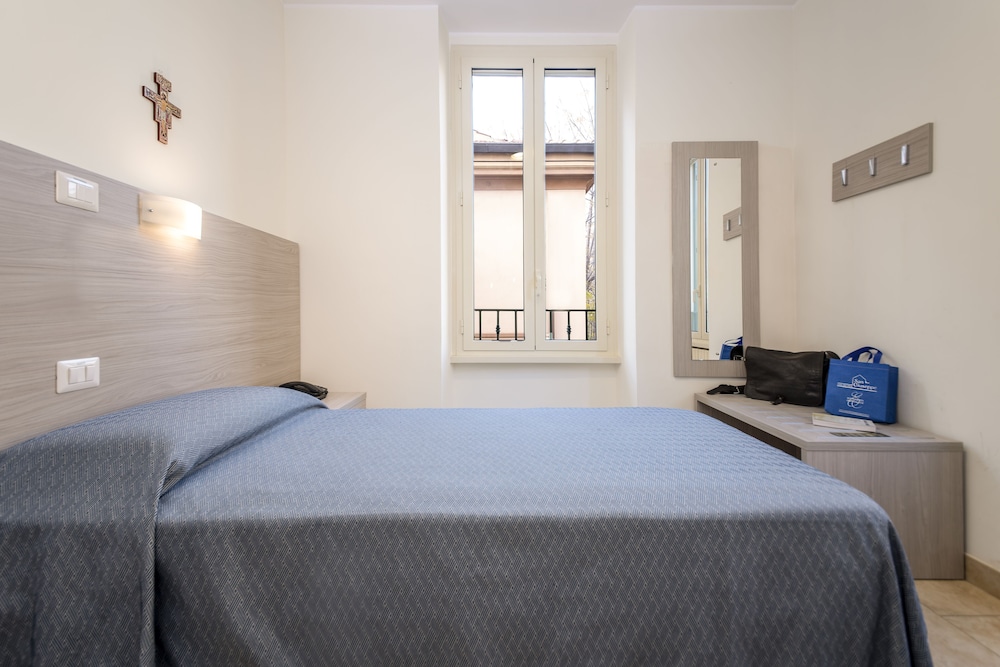 Standard Room photo 3