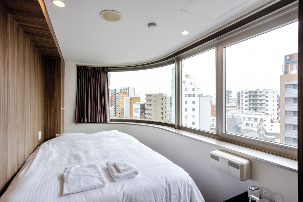 Basic Double Room, City View (Shared bathroom only) photo 3