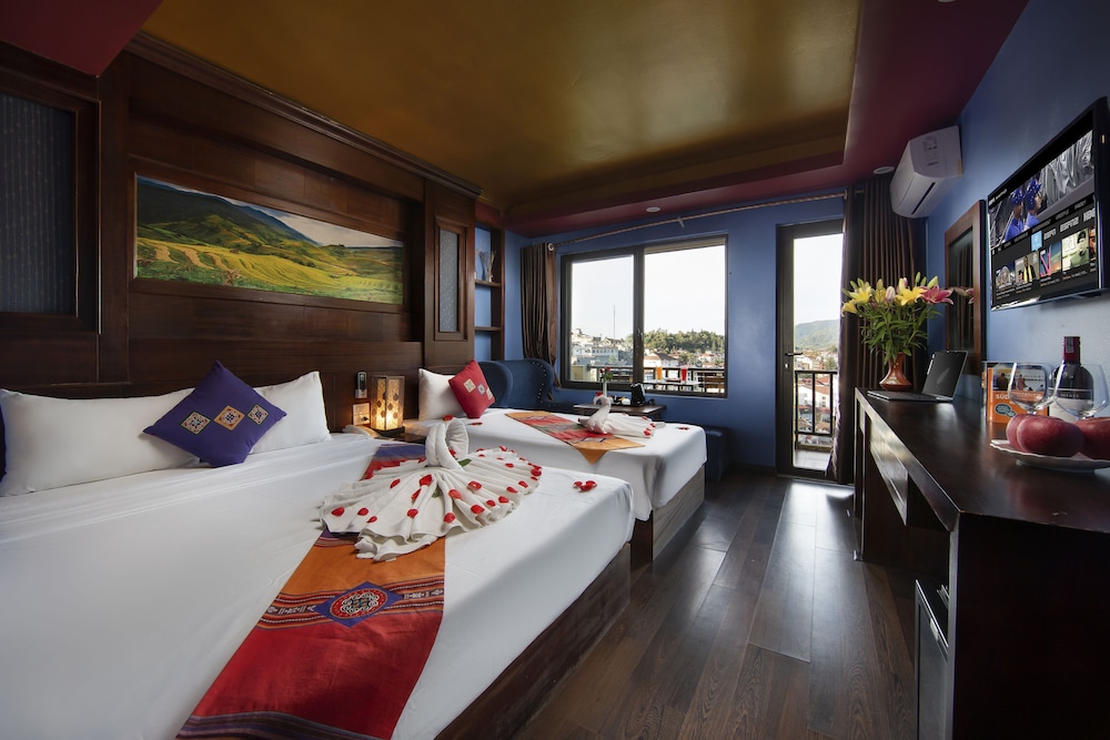 Panoramic Triple Room