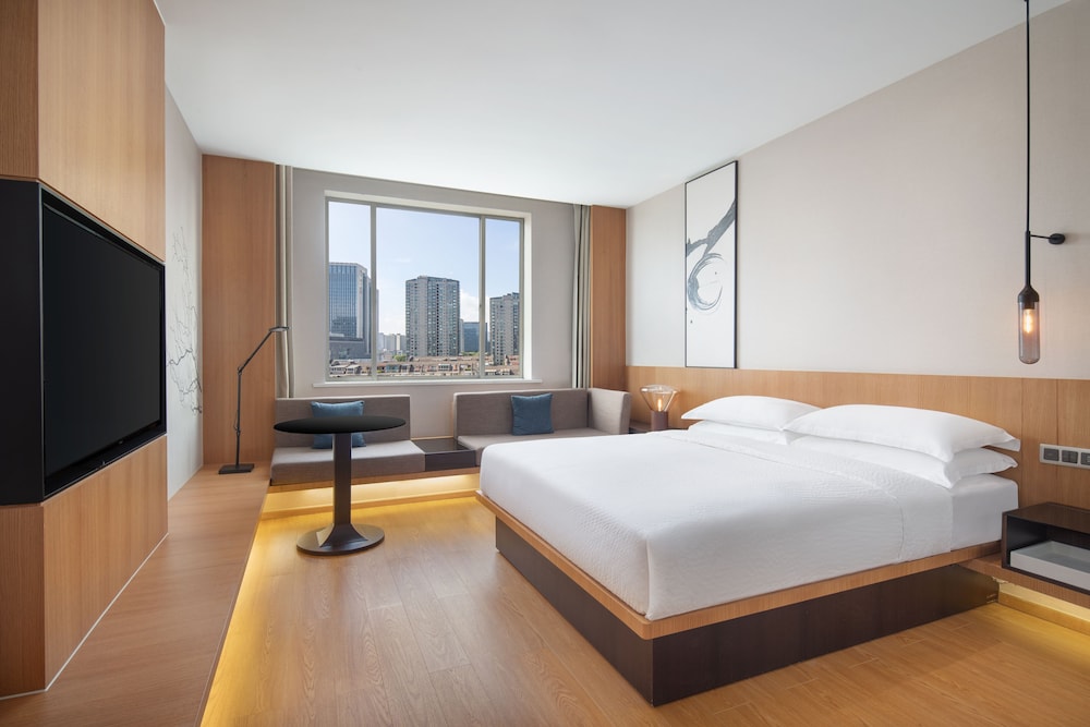 Standard Room, 1 King Bed, City View - Photo 1
