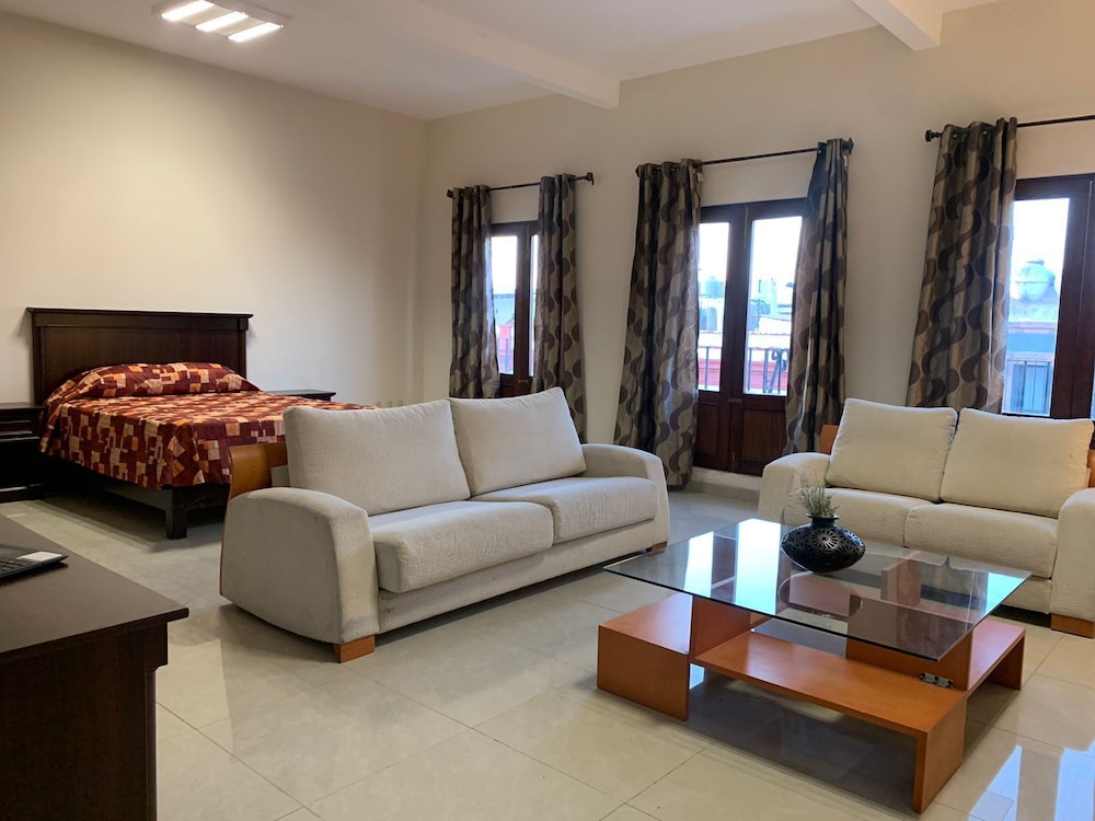 Deluxe Studio Suite
