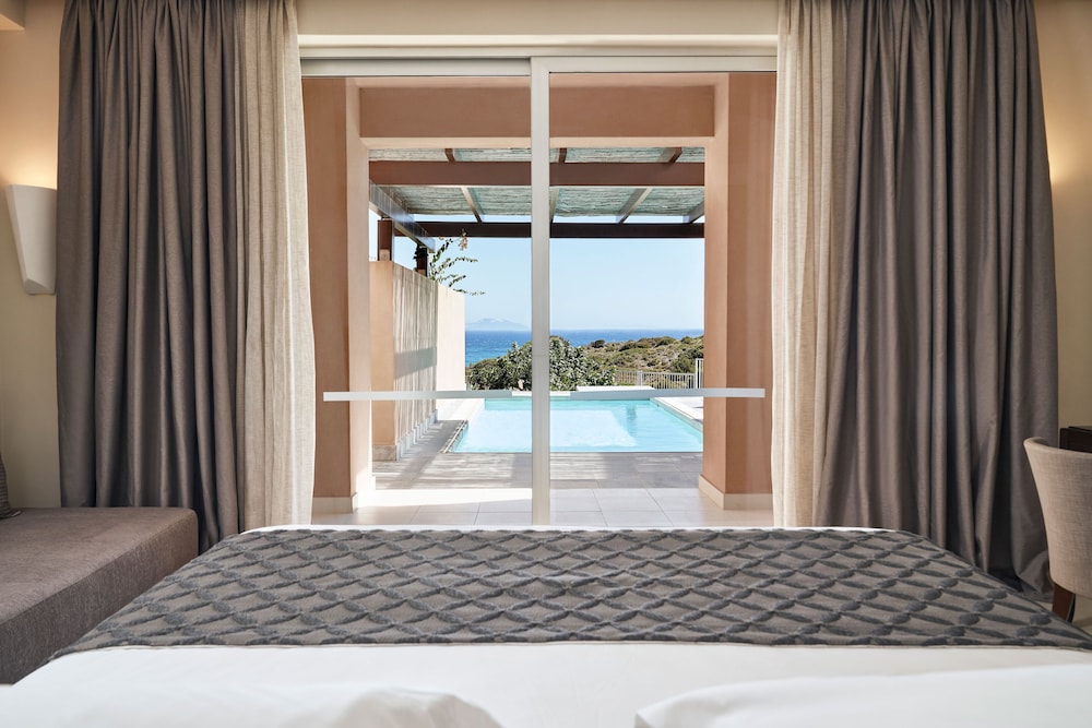 Suite with Private Pool Sea View