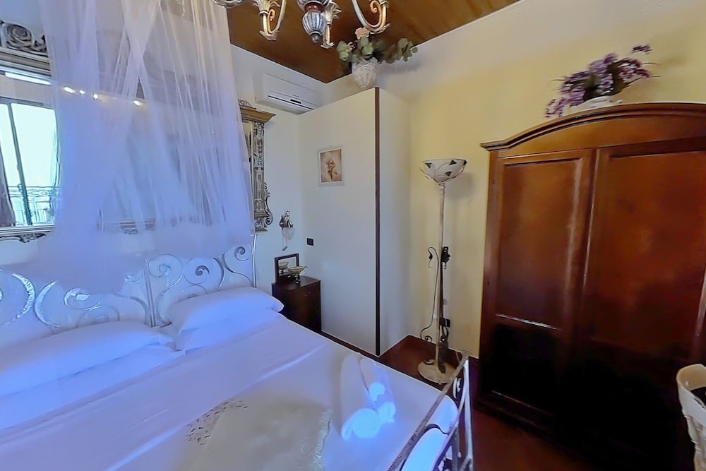 Double or Twin Room photo 3