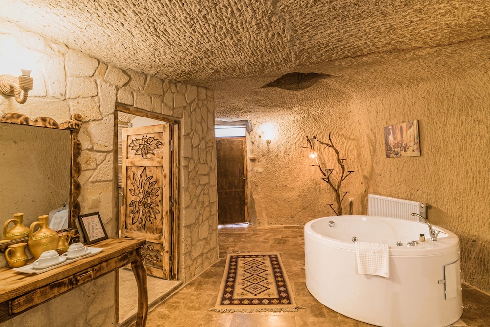 Honeymoon Room (Alesta) - Photo 31
