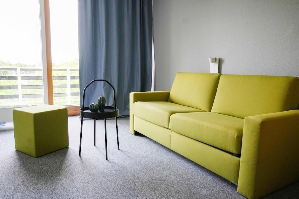 Apartment, Balcony