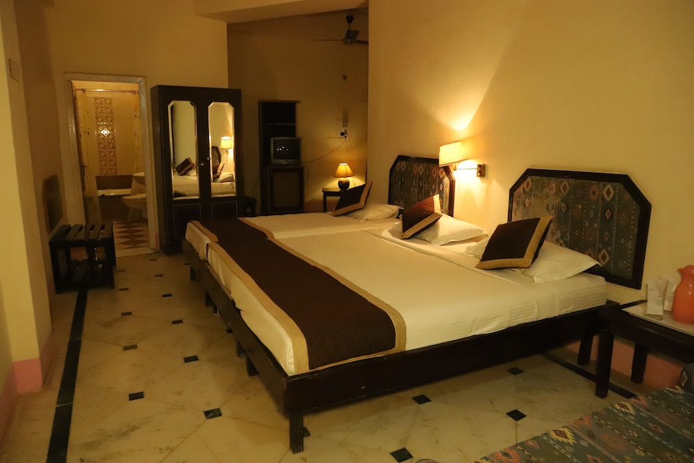 Deluxe Double Room, 1 King Bed, Park View