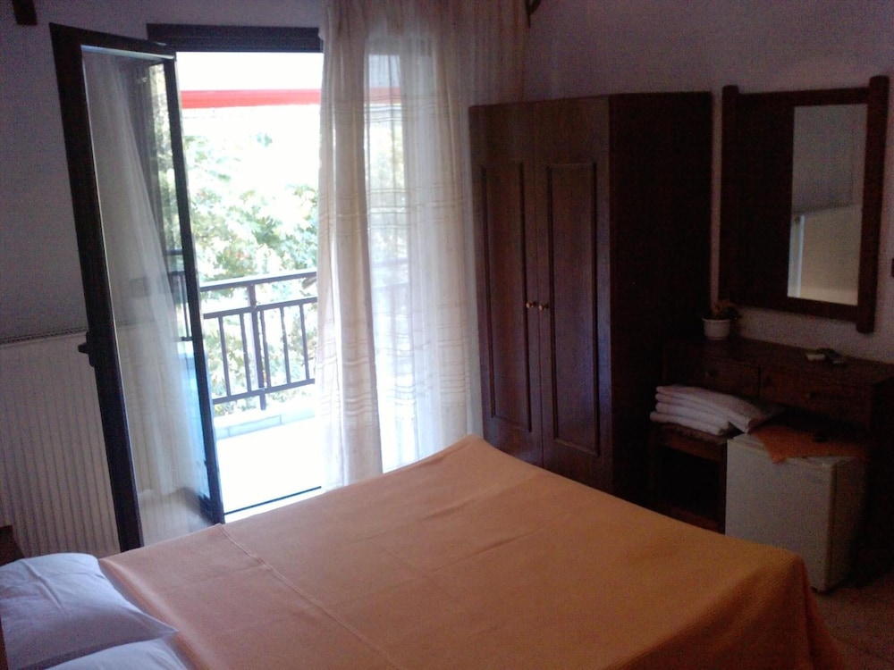 Basic Double Room photo 3