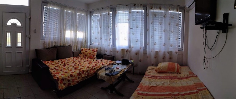Family Apartment, 2 Bedrooms, Kitchen, Partial Sea View photo 2