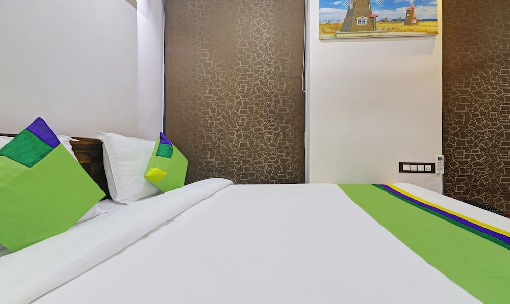 Deluxe Room - Photo 6