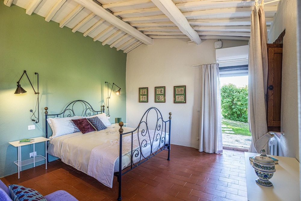 Villa photo 3
