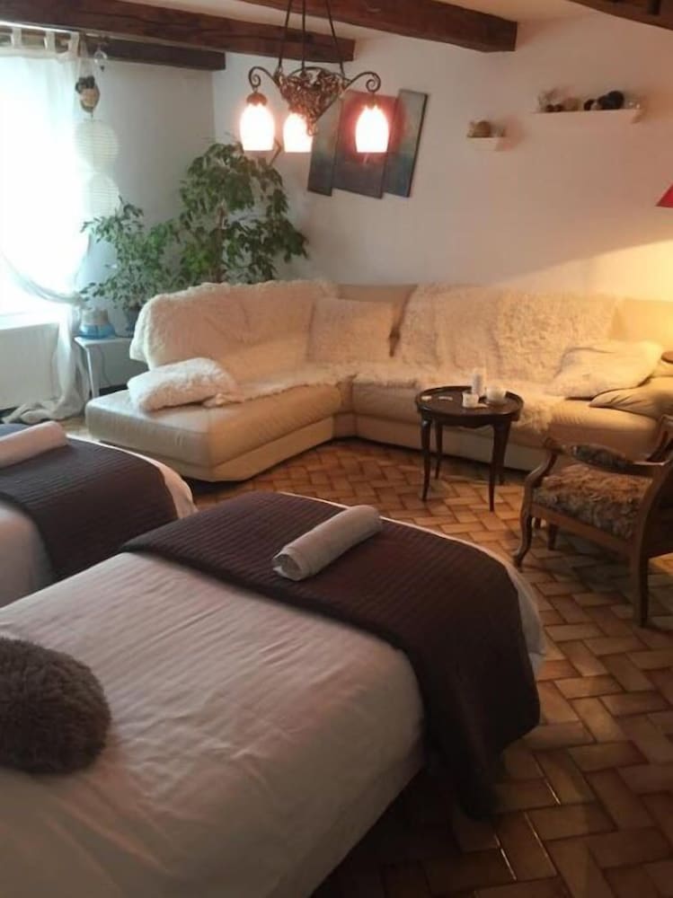 Comfort Suite photo 1