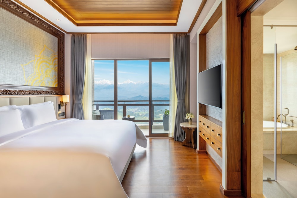 Deluxe Room, 1 King Bed (Himalayan View) - Photo 1
