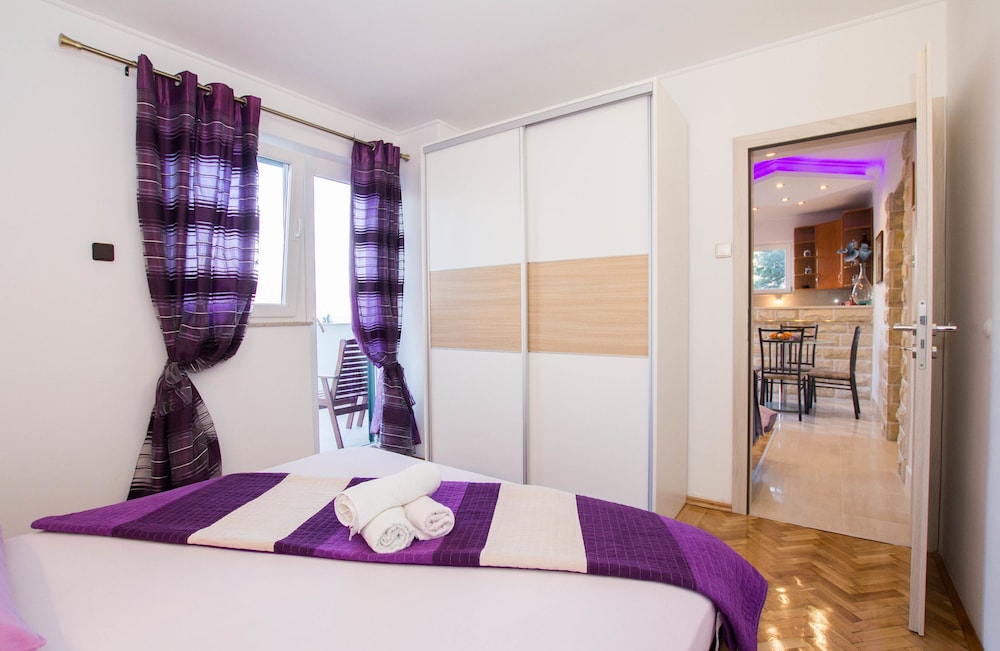 Apartment (A)