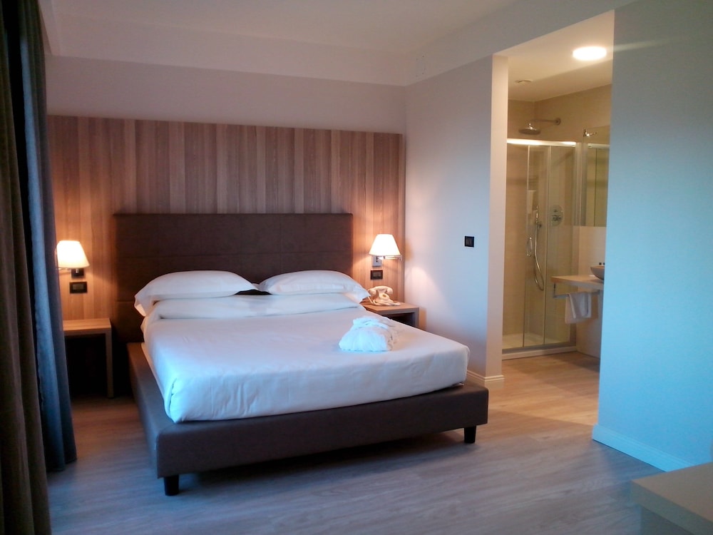 Junior Double Room - Photo 1