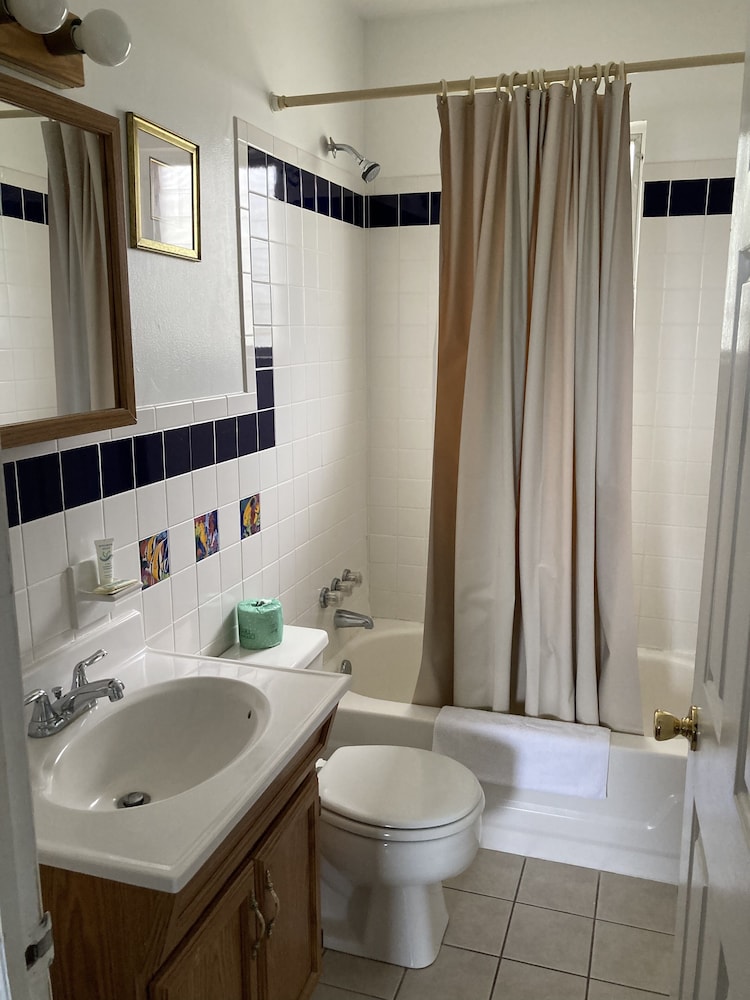 Classic Apartment photo 3
