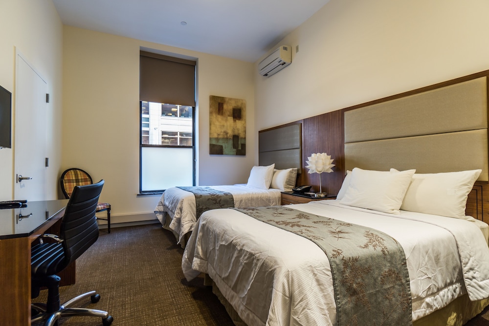 Standard Room, 2 Double Beds, Private Bathroom photo 1