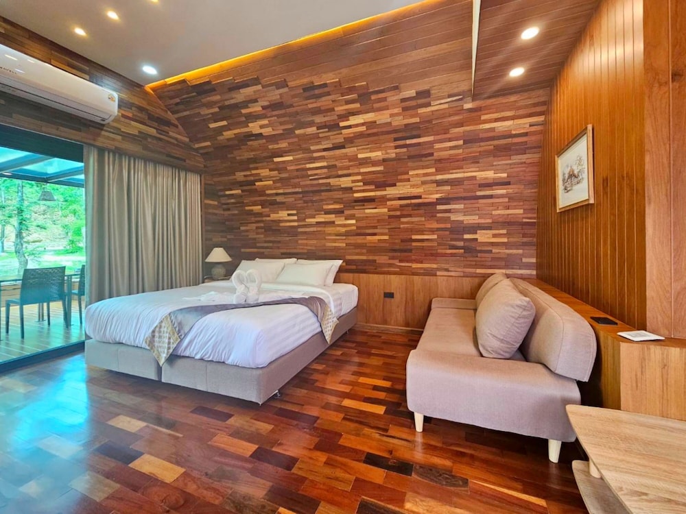 Executive Room, Balcony, River View - Photo 16