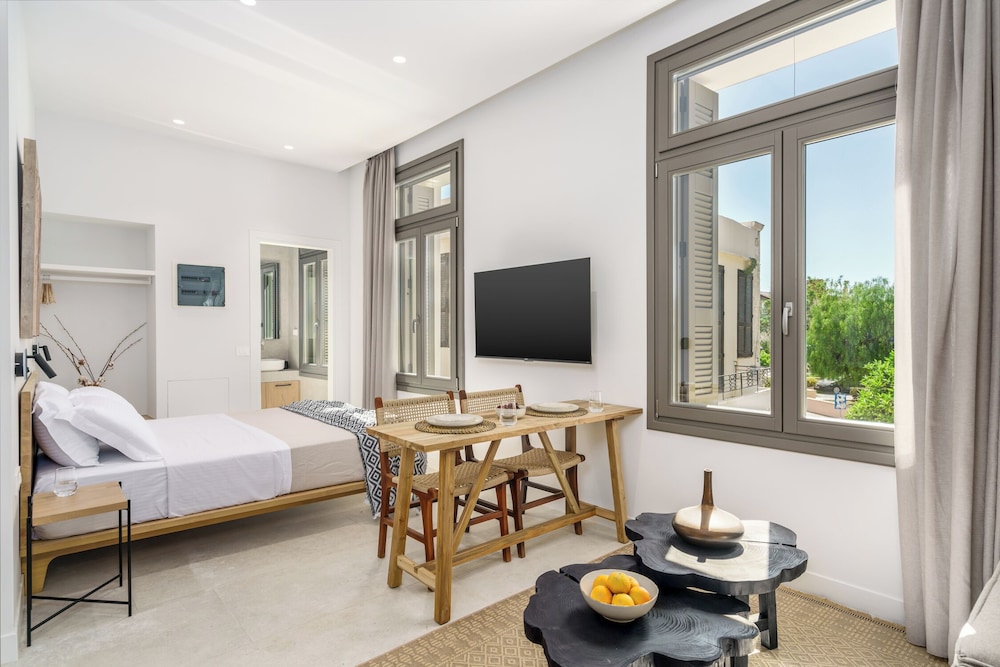 Superior Suite, City View