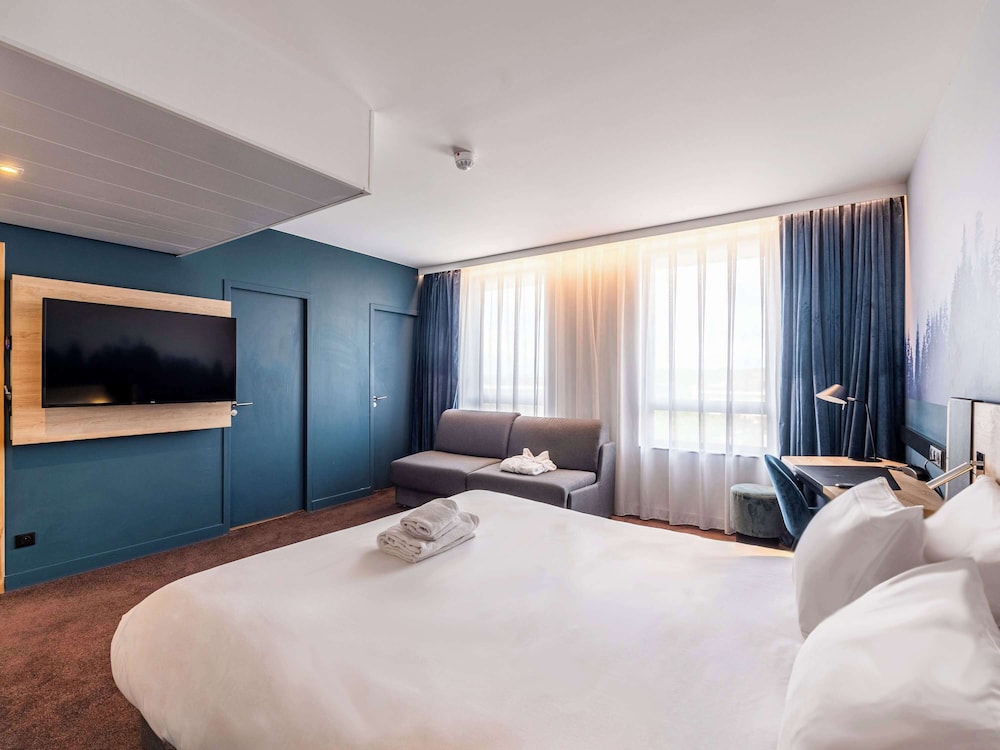 Superior Room, 1 Queen Bed with Sofa bed - Photo 10