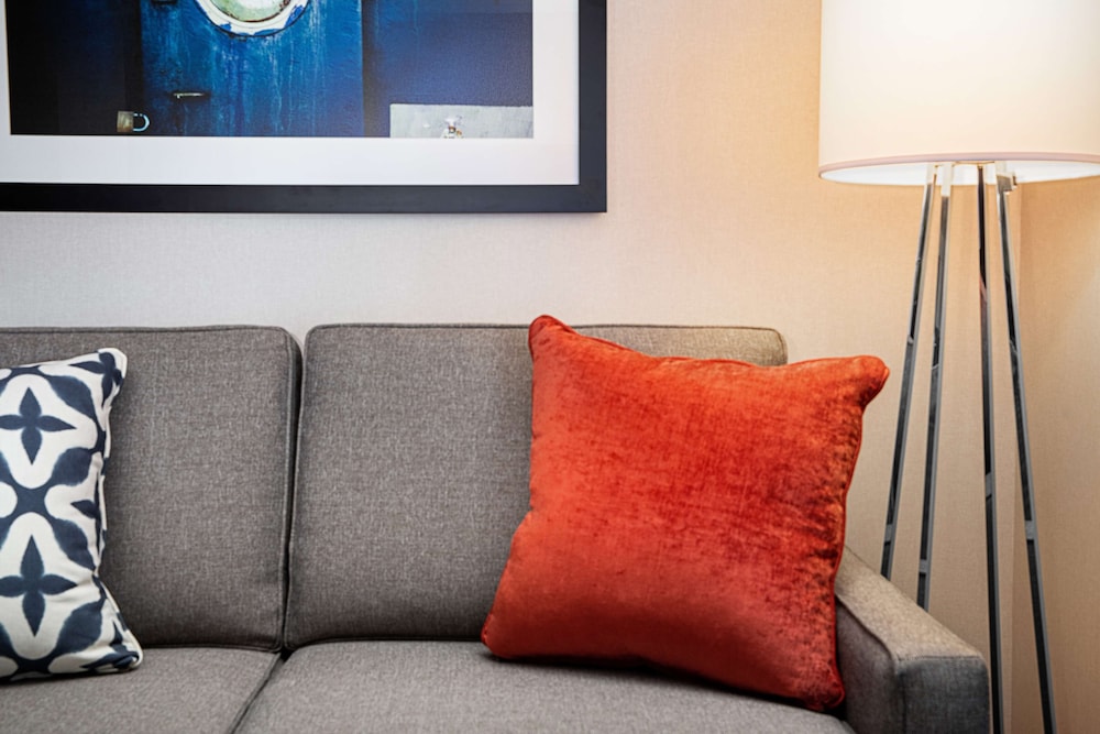 One Bedroom Water View Suite, 1 King Bed (Hearing Accessible)