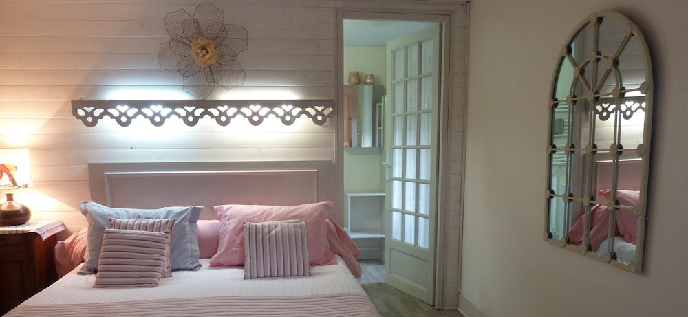 Suite, Ensuite, Garden View (Chambre Saint Michel) photo 1