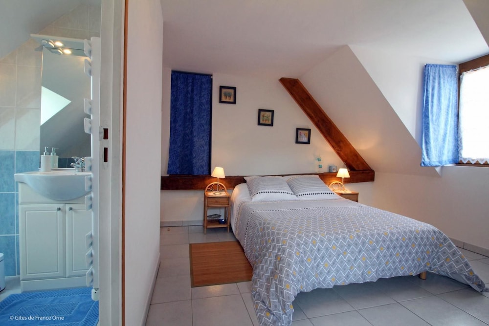 Room (Juliana)