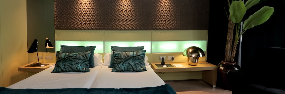 Club Room (3 adults)