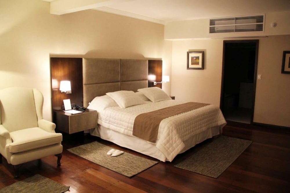 Deluxe Room - Photo 1