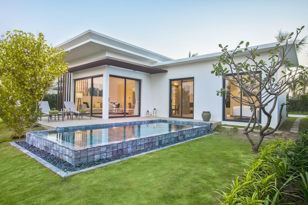 The Level 1-Bedroom Lakefront Pool Villa - Photo 8