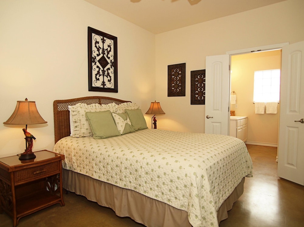 House, 2 Bedrooms