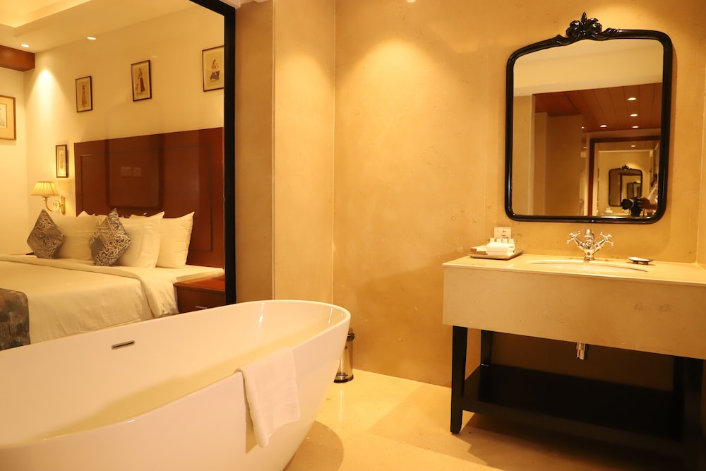 Luxury Suite