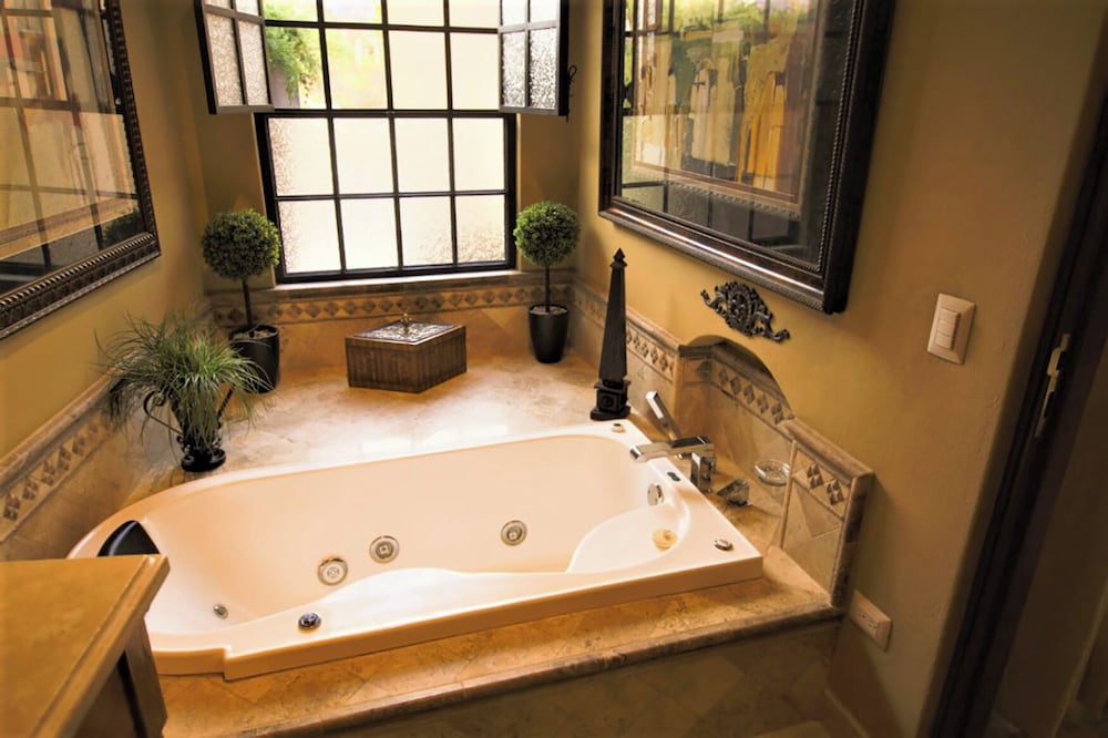 Luxury Apartment, 1 Bedroom, Jetted Tub, Garden View photo 2
